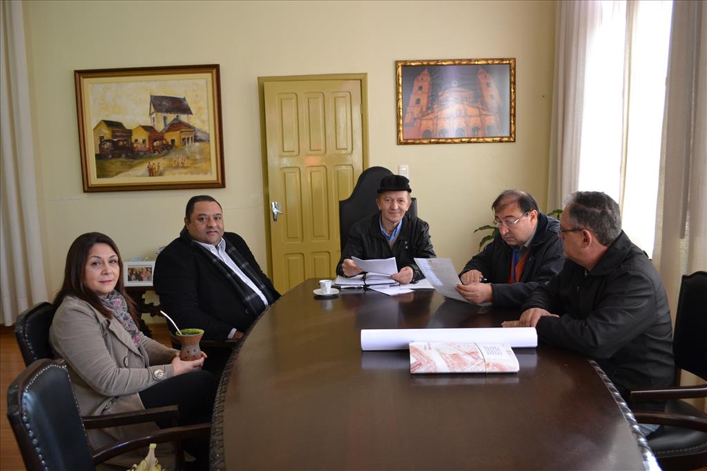 Criação Rede de Proteção à Mulher é tema de reunião